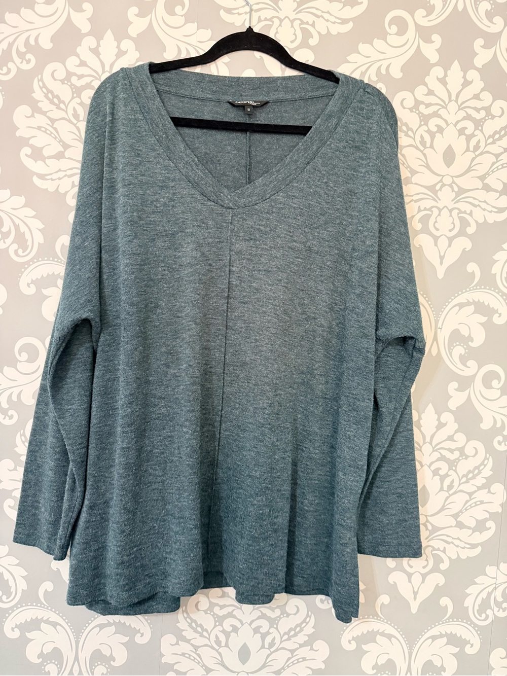 💫4/$25 • George V-Neck Long Sleeve Women’s Sweater Top